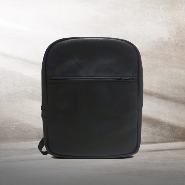 Mochila ultra delgada con acolche ideal para proteger tu laptop y bolsillos internos.